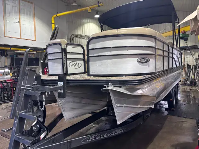 2018 Manitou 24 ENCORE PONTON 3 QUILLES DE LUXE, AVEC DEUX MOTEU in Powerboats & Motorboats in Lac-Saint-Jean - Image 42