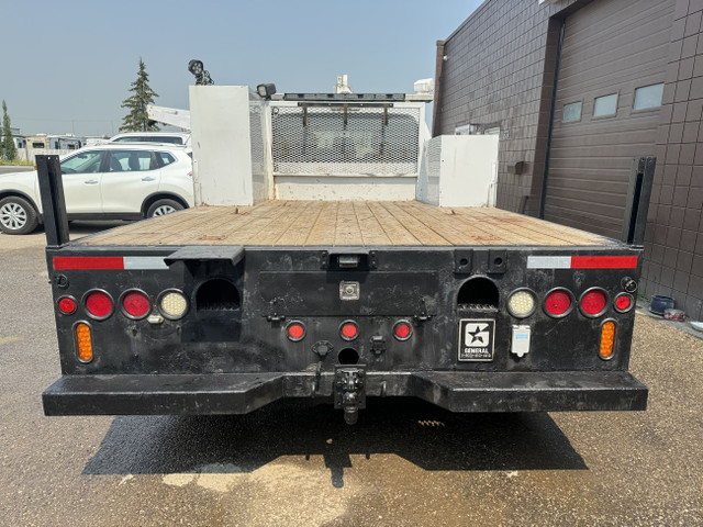 2013 Ford Super Duty F-450 DRW XLT FLAT DECK DIESEL 4X4 in Cars & Trucks in Calgary - Image 4