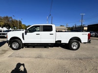 ENGINE: 6.8L 2V DEVCT NA PFI V8 GAS (STD),Locking/Limited Slip Differential,Four Wheel Drive,Power S... (image 3)