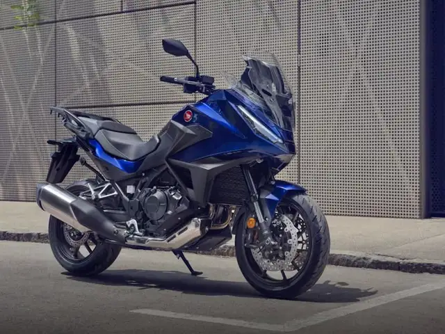 2025 Honda NT1100 DCT in Sport Touring in Cambridge - Image 21