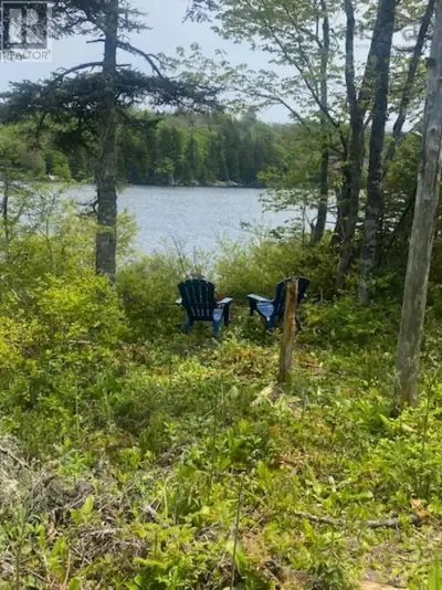 A unique opportunity for secluded waterfront living awaits you! Located on a private road in Broadfa...