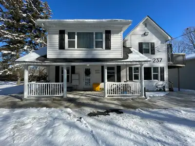 Availability: Immediately 1 bedroom, 1 bathroom rear unit with private entrance and private concrete...