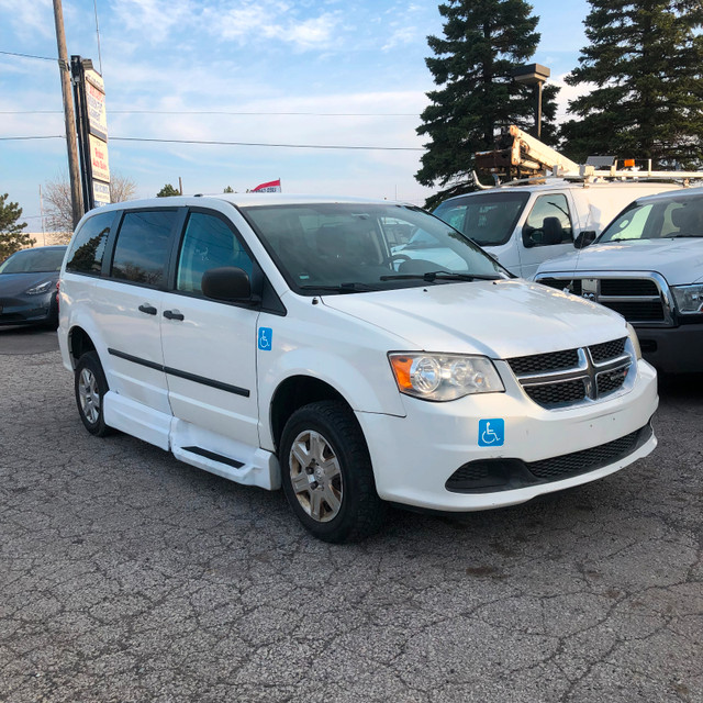 2013 Doge Grand Caravan Wheelchair Accessible van in Cars & Trucks in Markham / York Region - Image 3