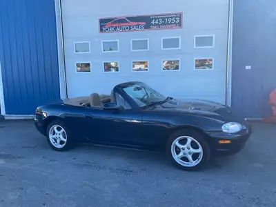 Well maintained and in great shape in and out 2000 Mazda MX-5 Miata Roadster Nardi Torino Edition wi...
