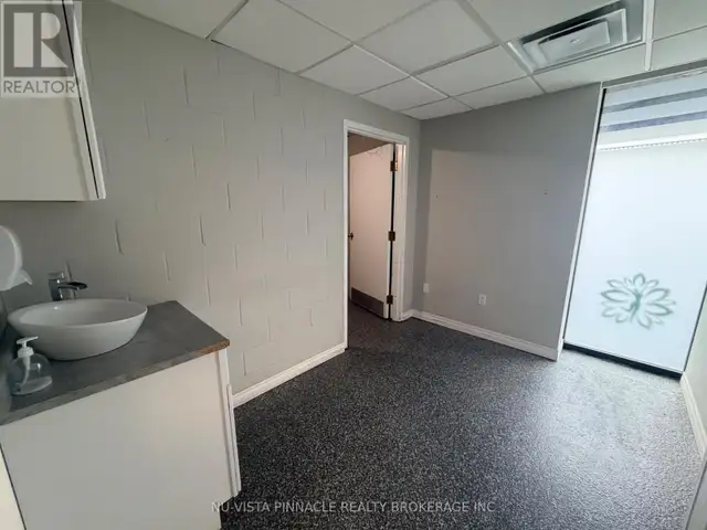 389 LYLE STREET London East (East L), Ontario in Commercial & Office Space for Rent in London - Image 11