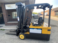 Daewoo 2006 4000lb 3 wheel Forklift