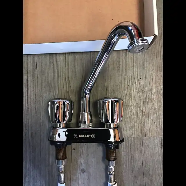 Robinet MAAX + 2 tuyaux flexibles (neuf) in Bathwares in Drummondville - Image 5