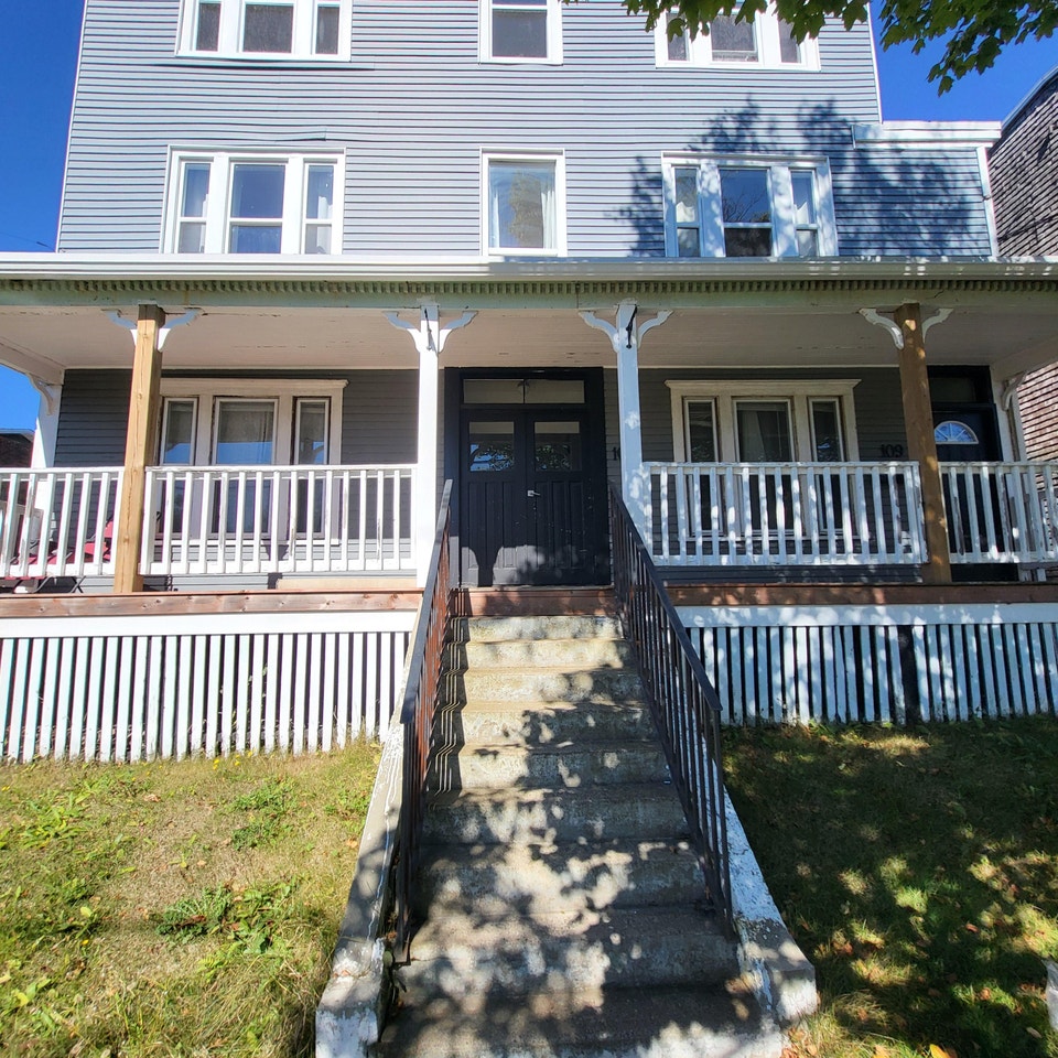 107 Broad Street Apt 2 - 3 Bedroom Apartment 1