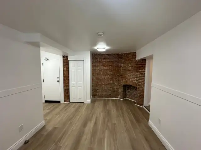 Bachelor unit in Centretown- Available May 1st!