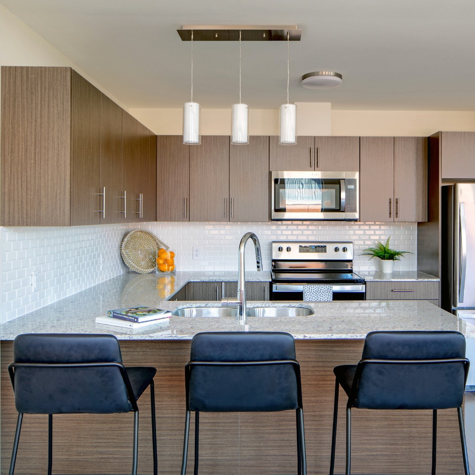 BEST LOCATION FOR FALL - LOVELY 2 BED ON SPRING GARDEN ROAD 2