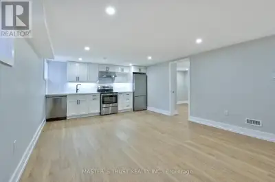 Newly Renovated Luxury Legal Duplex! WOW! Soon as you step into, you will love it and want to live h...