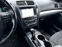 * Intelligent 4WD with different drive modes * 7-passenger seating with flexible cargo space and ava... (image 7)