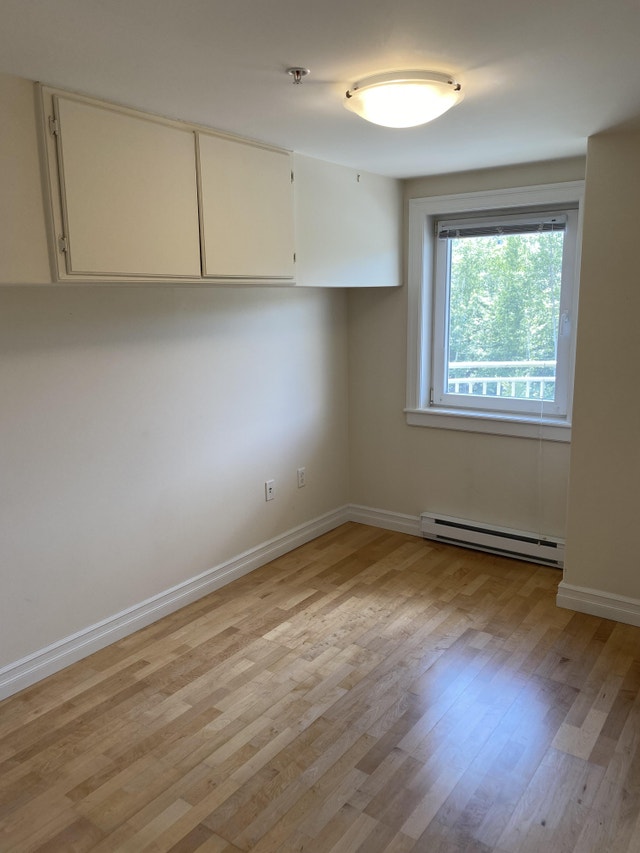 Modern Two Bedroom Plus Den Apartment in the Heart of Dartmouth Long