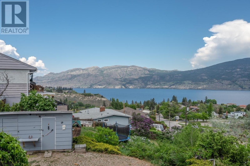 6917 SOLLY Road Summerland, British Columbia Houses for Sale