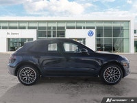 * 7.0-inch touchscreen with updated PCM, proximity sensor, and Apple CarPlay * Bose sound system * N... (image 5)
