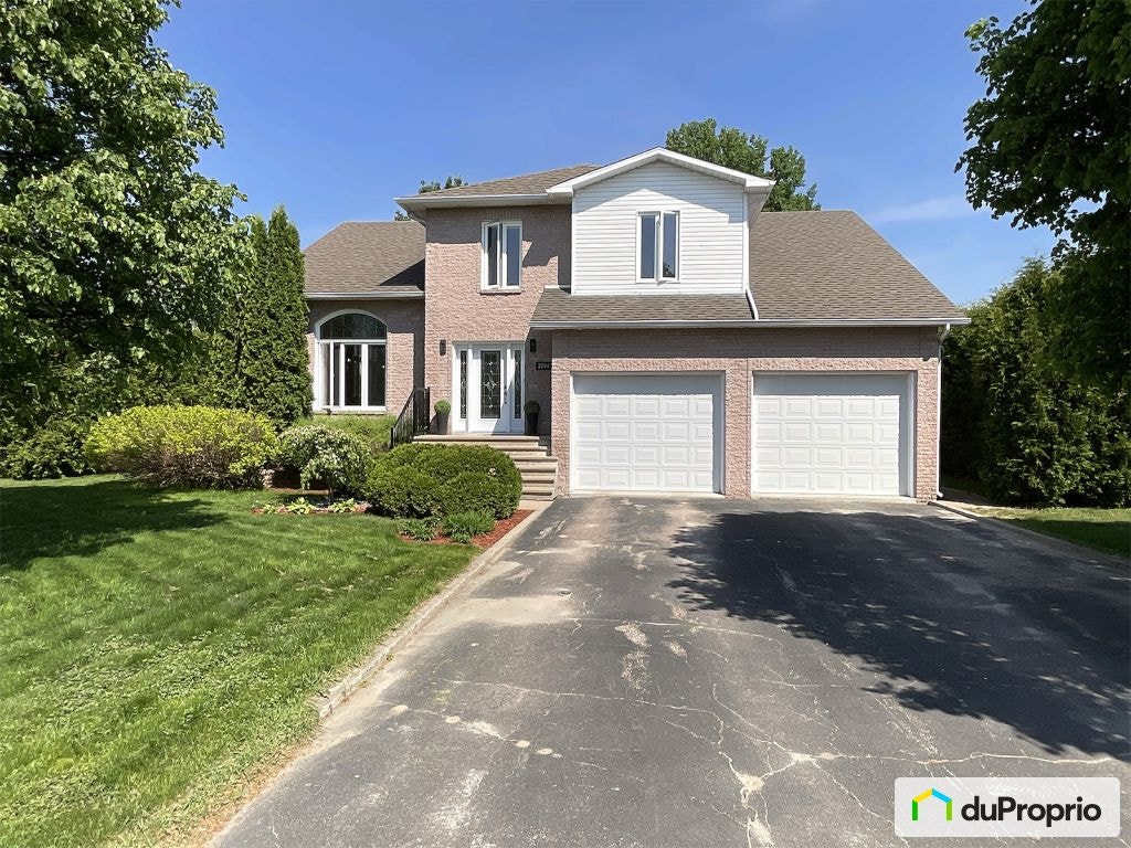 $489,000 - 2 Storey for sale in Dolbeau-Mistassini — photo 1