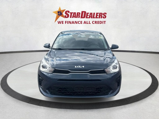 2023 Kia Rio 5-door SUNROOF HEATED SEATS LOW KM WE FINANCE ALL C in Cars & Trucks in London - Image 2