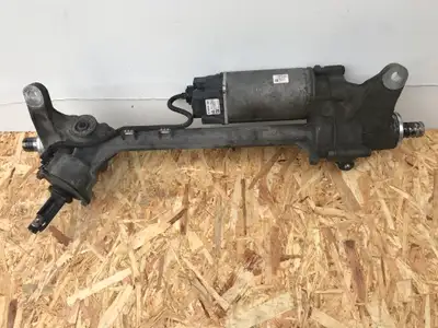 Good used assembly from '18 "M550i Xdrive" model with active steering - could also be used for other...