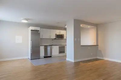 renovated two bedroom, King and Tyndall - ID 117