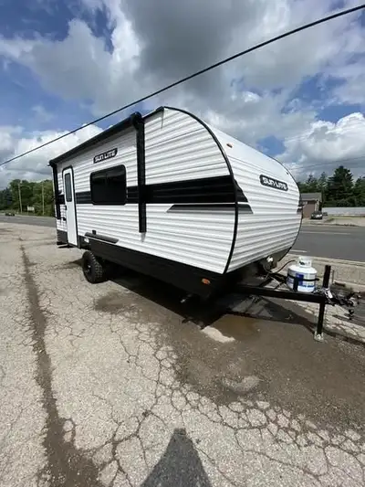NEW 2026 Sunlite 19RK WE WILL BEAT ANY PRICE ON AN IDENTICAL MAKE AND MODEL FINANCING & EXTENDED WAR...