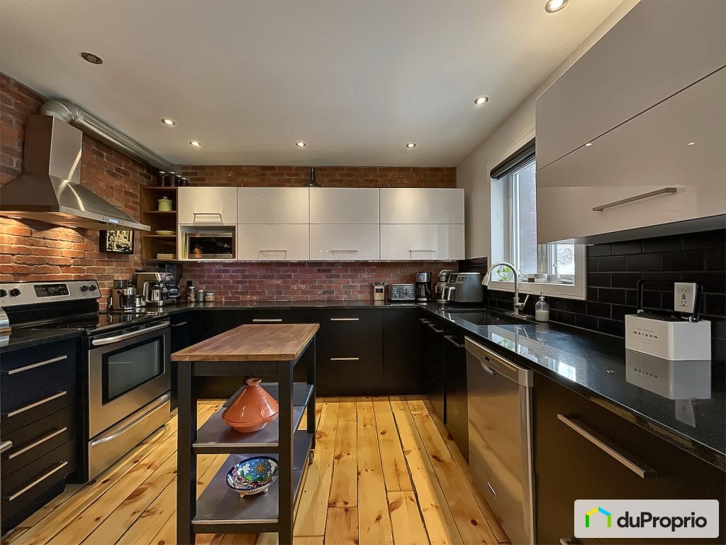 $1,165,000 - Triplex for sale in Rosemont / La Petite Patrie — photo 1