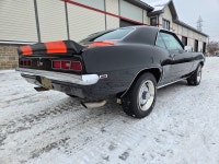 Z28 tribute. Fresh GM Carte motor 350ci 330hp and M21 4 speed manual transmission with 12 bolts POSI... (image 9)
