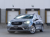 CARGET AUTOMOTIVE is thrilled to offer this 2023 Chrysler Pacifica Limited, a premium family minivan... (image 1)