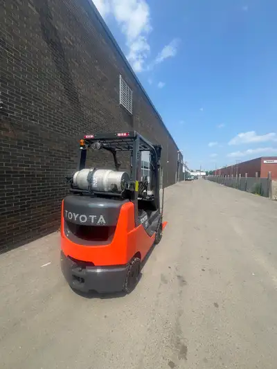 Keywords: used forklift, Toyota forklift, 5,000 lbs forklift, propane forklift, 3-stage mast forklif...