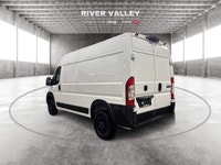 TRAILER SWAY CONTROL, ILLUMINATED ENTRY, REMOTE KEYLESS ENTRY, TRACTION CONTROL, ELECTRONIC STABILIT... (image 4)