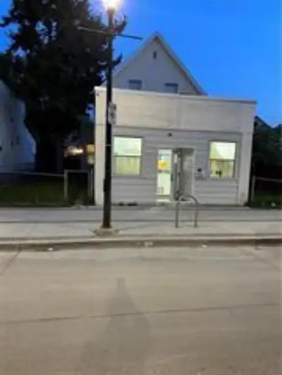 4A//Winnipeg/Showing S/S Now, Offer Anytime. C2 commercial Zone Property with house in back and stor...