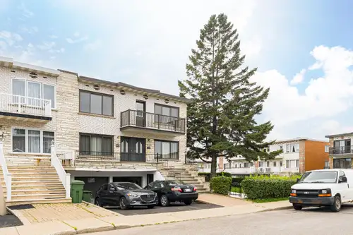 Gorgeous, large upper duplex, bright, freshly painted. There is no parking or appliances included wi...