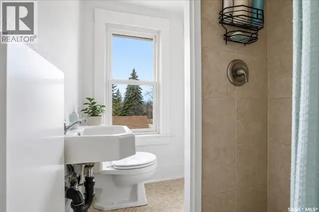 610 Albert AVENUE Saskatoon, Saskatchewan in Houses for Sale in Saskatoon - Image 37