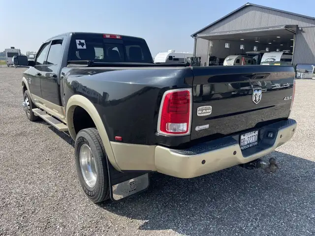 2015 RAM CREW CAB DUALLY LONG HORN64959939324035123