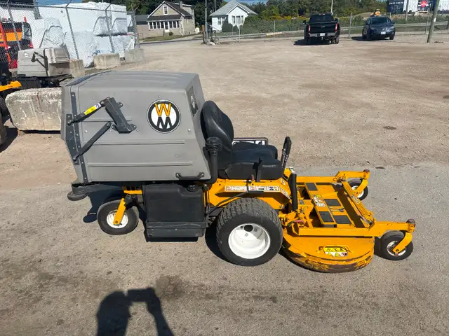 Walker Mower for sale in Lawnmowers & Leaf Blowers in Cambridge - Image 3