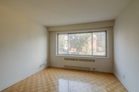 Akelius two bedroom apartment for rent. Located near Doctor Penfield in the Downtown - Guy Concordia... (image 4)