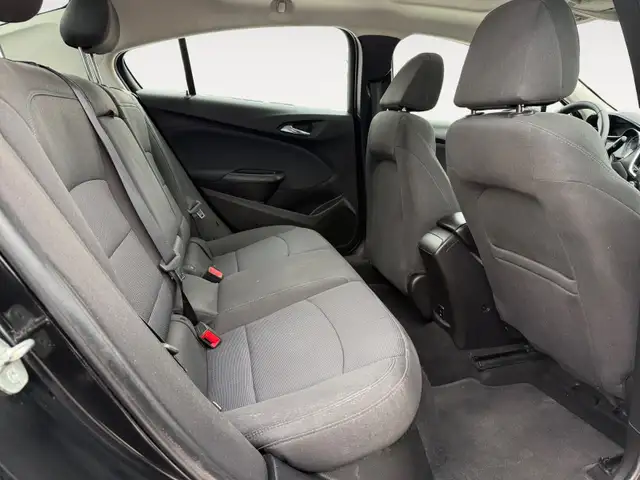 2018 Chevrolet Cruze Low Kms H.seat B.cam R.start 1yr warranty in Cars & Trucks in Edmonton - Image 16