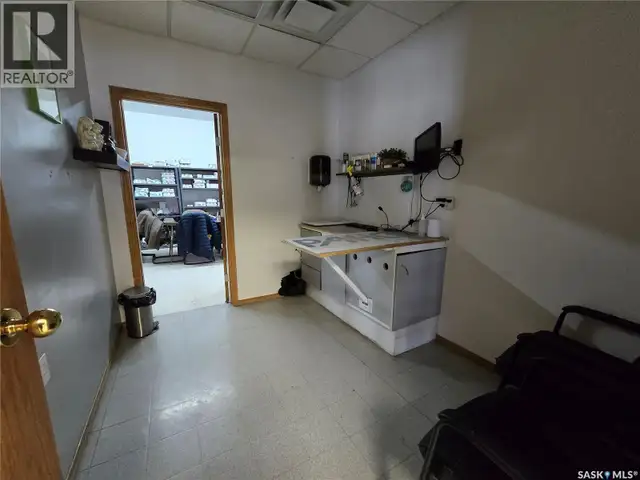 416 7TH AVENUE NW Weyburn, Saskatchewan in Commercial & Office Space for Sale in Regina - Image 17