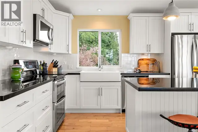 976 Lands End Rd North Saanich, British Columbia in Houses for Sale in Victoria - Image 14