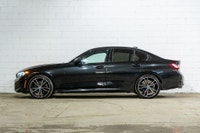 *English below* *Français:* Cette BMW 330i xDrive 2023 affichant 38 982 km, provenant d'un seul prop... (image 3)