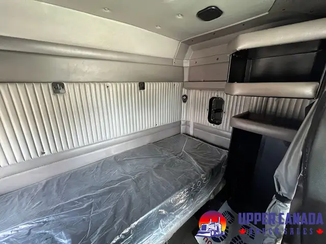 2019 Kenworth T800 in Heavy Trucks in Barrie - Image 14