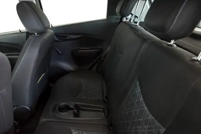 2022 Chevrolet Spark LS Carplay Caméra de recul Bluetooth in Cars & Trucks in Longueuil / South Shore - Image 14