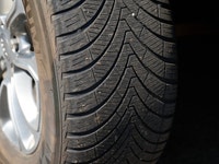 ... Safety Equipment Side Impact Beams Dual Stage Driver And Passenger Seat-Mounted Side Airbags Dua... (image 8)