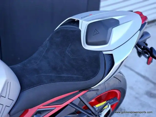 2026 Triumph Street Triple RX in Street, Cruisers & Choppers in Oshawa / Durham Region - Image 19