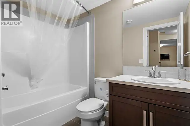 240 Copperpond Green SE Calgary, Alberta in Houses for Sale in Calgary - Image 40