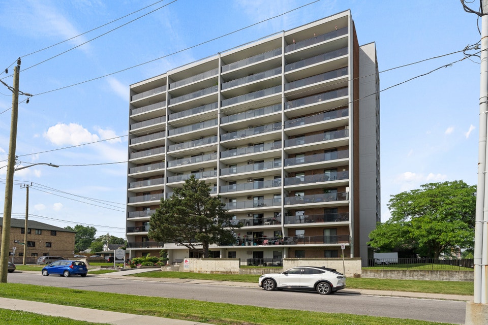 Royal Tower Apartments - 2 Bedroom, 1 Bath Apartment for Rent - 2