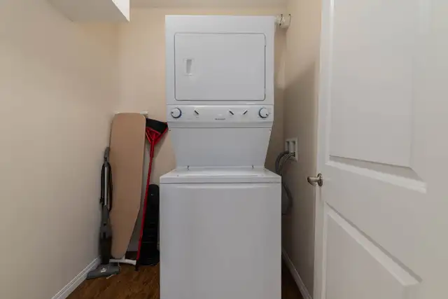 Eaglemont Manor - Fabulous 1 Bedroom Apartment Apartment for Ren in Long Term Rentals in Edmonton - Image 20