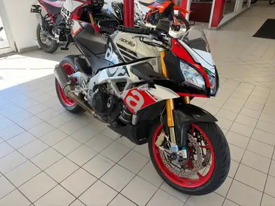 2016 Aprilia Tuono V4 1100 – 37,000 km Payments as low as $134 Biweekly OAC! 2016 Aprilia Tuono V4 1...