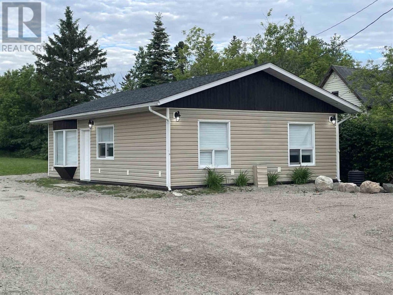 688 Highway 594 Eagle River, Ontario Houses for Sale Thunder Bay