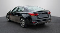 2021 Nissan Altima SR Experience the perfect blend of sporty design and all-weather driving confiden... (image 3)