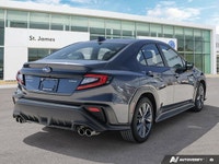 * AWD System: Symmetrical All-Wheel Drive with a viscous-coupling limited-slip centre differential *... (image 4)